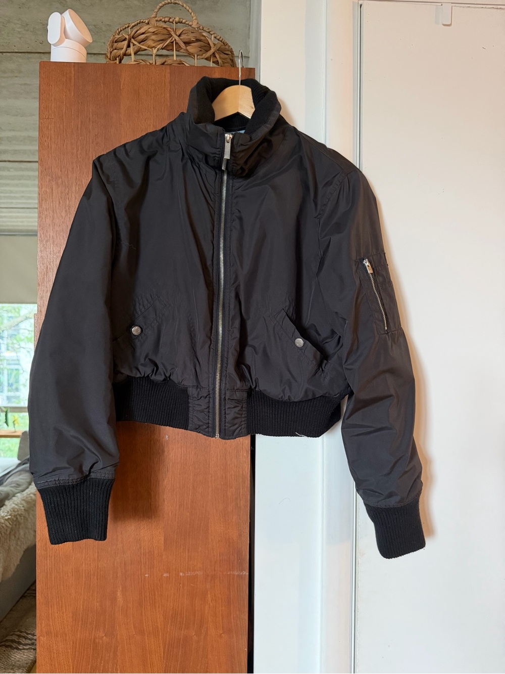 Vintage lei Black Cropped Bomber Jacket